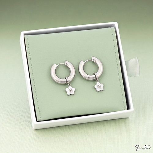 MySaarlin-earrings with the Flower-charm