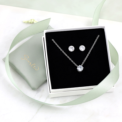 Aura-jewellery in a gift box