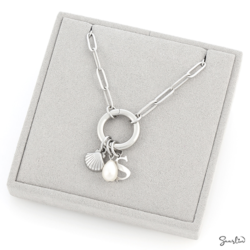 OmaSaarlin-kaulakoru riipusheloilla