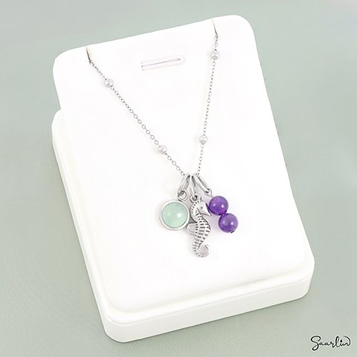 OmaSaarlin-riipus riipusheloilla