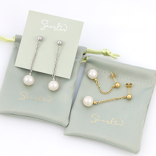 Hera-earrings with freshwater pearls