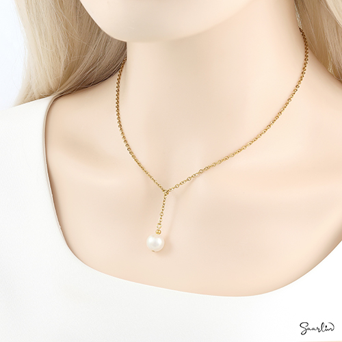 Hera-pendant with freshwater pearl