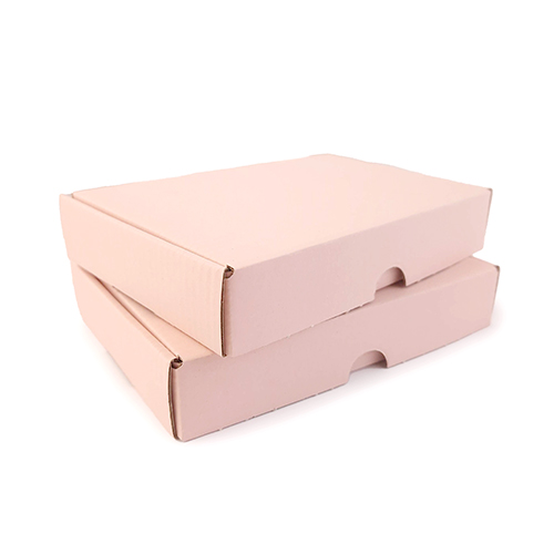 Pinkki pakkauslaatikko